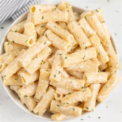 White pasta sauce - ready in less than 20 minutes