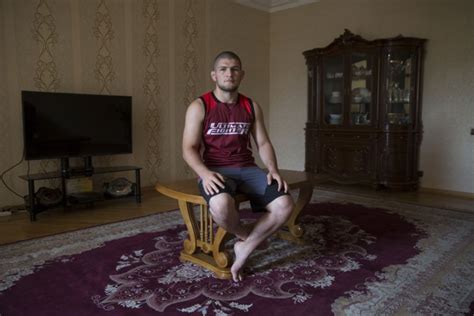 Video: Khabib Nurmagomedov Old School Training in Dagestan Mountains, Russia