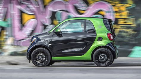 Smart Fortwo Electric Drive review: EV city car takes on Miami | Top Gear