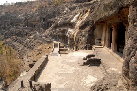 5 Most Famous Caves in India - Zemsib