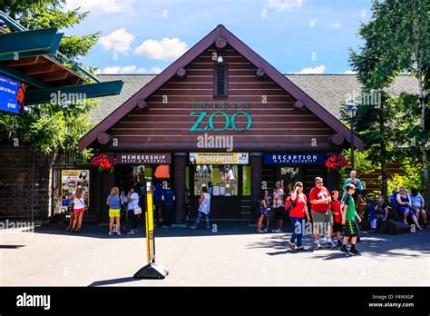 Entrance to the Portland Zoo at Washington park, Portland Oregon Stock Photo - Alamy