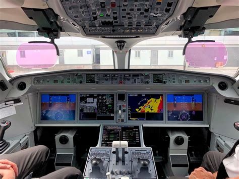 A220-300 cockpit : r/aviation