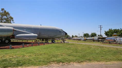 Castle Air Museum goes in heavy with huge bombers, cargo planes - CNET