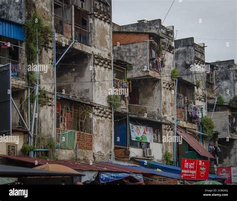 Slum housing in Vientiane, Laos Stock Photo - Alamy