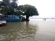 Category:Watercraft on the Hussain Sagar - Wikimedia Commons