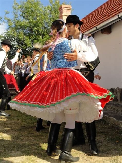 Hungarian folk costume (Kazár, Hungary) | Folk dresses, Traditional outfits, Folk clothing