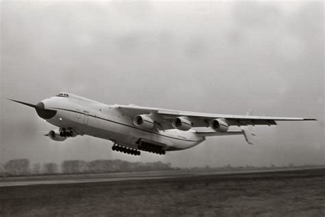 OTD in 1988: Antonov An-225 Mriya lifts off for the first time - AeroTime