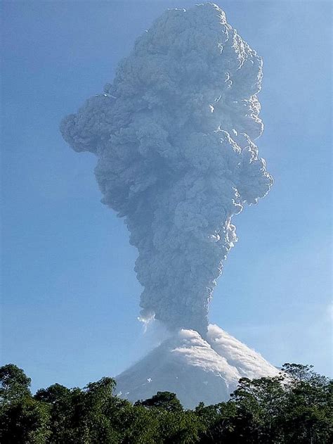 Penampakan Saat Gunung Merapi Meletus – newstempo