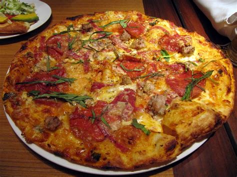 just a rumbly in my tumbly: California Pizza Kitchen [加州創意廚房]