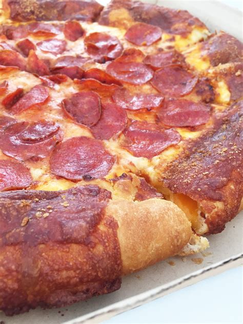 Pizza Hut Grilled Cheese Crust Review | POPSUGAR Food