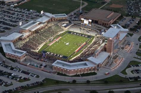 Texas high school spends $60 million on new football stadium, feeds ...