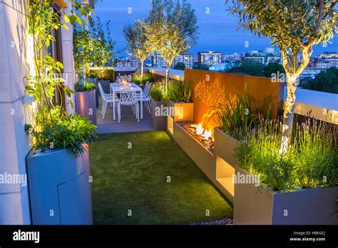 Contemporary roof terrace design Stock Photo - Alamy