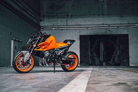 MY24 KTM 990 DUKE (2) - ZA Bikers