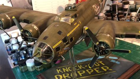 HK Models 1/32 Scale B17 Final - YouTube