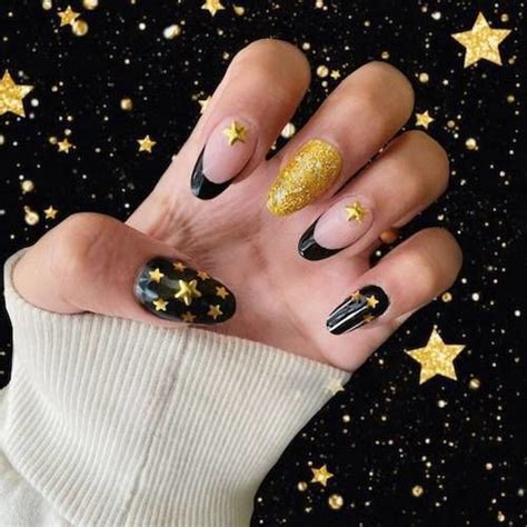 Gold Star Black Nails Pictures, Photos, and Images for Facebook, Tumblr, Pinterest, and Twitter