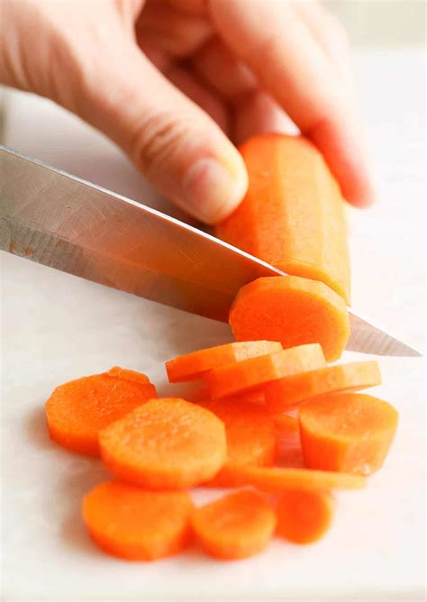 How to Cut Carrots - Chefjar