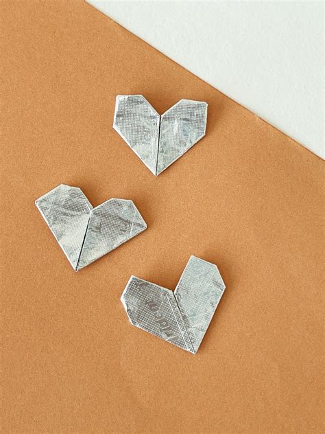 Gum Wrapper Heart Origami: A Step-by-Step Guide – easy origami tutorial