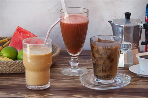 Start your day with these healthy Coffee Smoothies – Carrots and Tigers