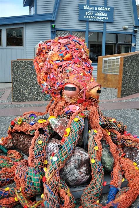 ocean trash art upcycling | Trash art, School art projects, Plastic art