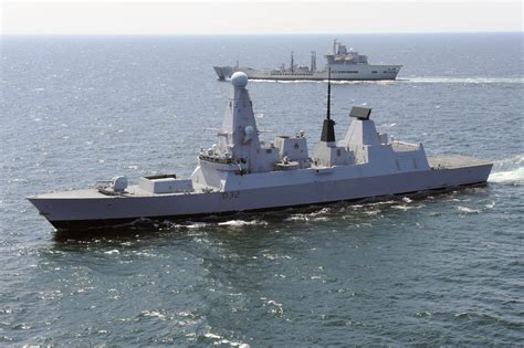 Type 45 Destroyer HMS Daring in the English Channel [4256 × 2832] : WarshipPorn