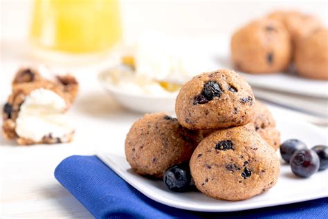 Blueberry Bagel Bites + More Low-Calorie Bagel Recipes | Hungry Girl