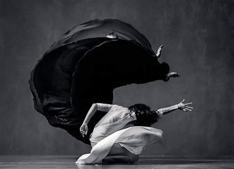 Striking Black & White Portraits of Elegant Dancers Caught in Captivating Motion