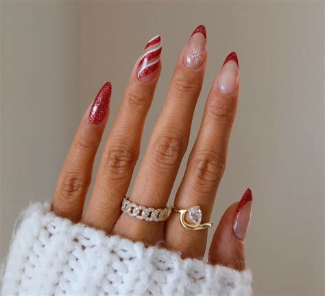 44 Latest Snowflake Nail Ideas To Try In 2024!