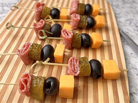 Olive, Cheese and Salami Skewers | Mydeliciousmeals.com