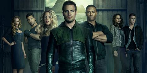 Arrow Cast Reacts to News of the Show's Final Season | CBR