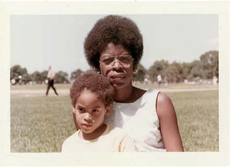 Lenny Kravitz and his mother Roxie Roker | Lenny kravitz, Kravitz ...