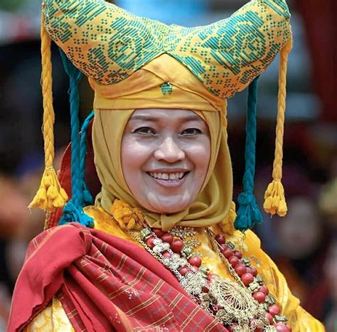 The beauty of traditional Minangkabau clothes in Negri Sembilan | The Star