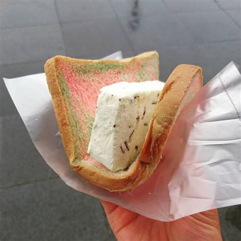 Singapore Ice Cream Sandwich - Gastro Obscura