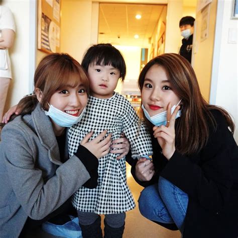 JYP Entertainment artists visit sick children during the holiday season ...