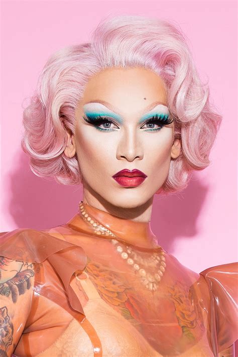 10 Life-Changing Makeup Hacks From Drag Queen Miss Fame | Drag queen makeup, Queen makeup, Drag ...