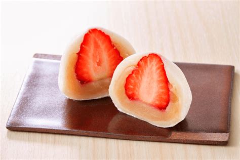 The Best Strawberry Daifuku Flavors from Japan! - Sakuraco