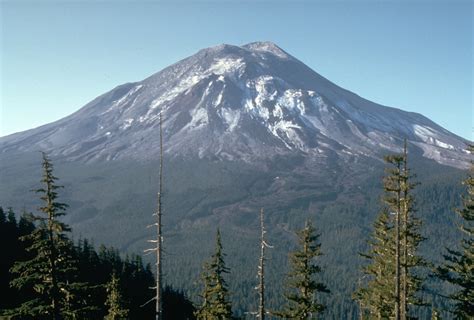 File:Mount St. Helens, one day before the devastating eruption.jpg - Wikipedia