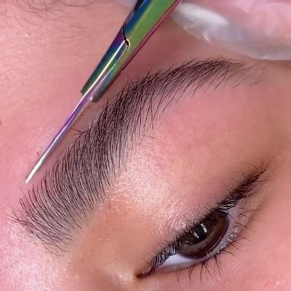 2023 Brow Trends: Styles The Experts (And Us) Are Loving | BEAUTY/crew