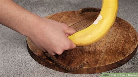 8 Ways to Peel a Banana - wikiHow