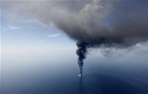 Louisiana Oil Rig Explosion - Photo 1 - Pictures - CBS News