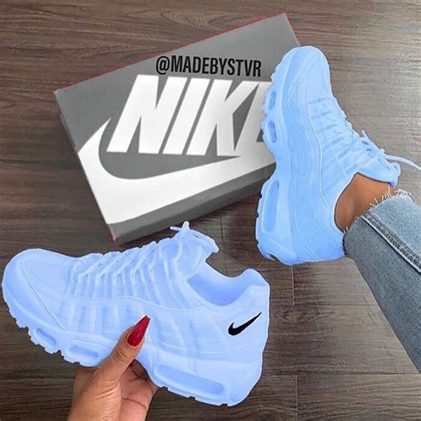 Pin de Jai em Shoe-aholic | Sapatilhas nike, Tenis da nike feminino, Tenis da moda feminino