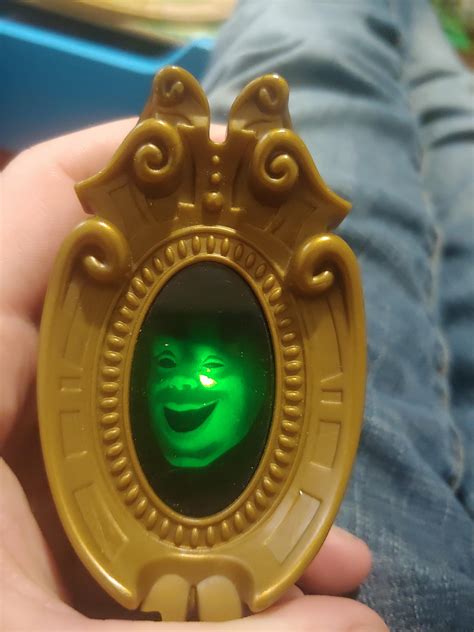 This light up Burger King toy from 2001 still works, how? : r/Shrek