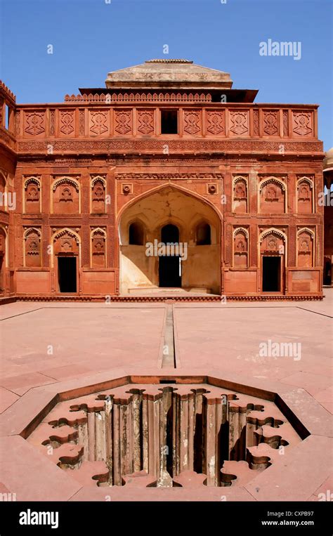 Outside Architecture of the Red Fort in Agra, India Stock Photo - Alamy