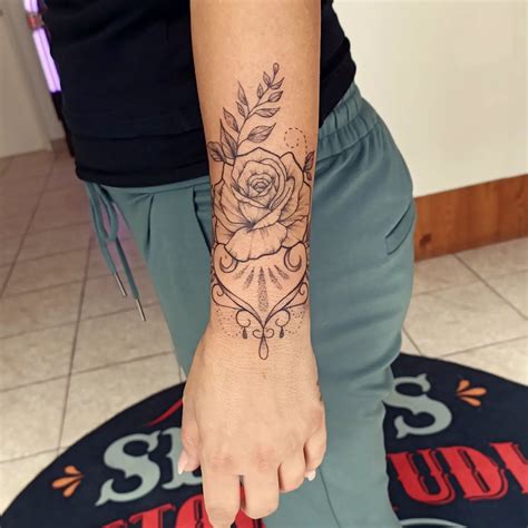 30+ Arm Tattoo Ideas for Women: Best Designs with Meaning - 100 Tattoos