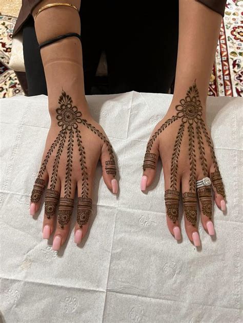 Karva Chauth Mehndi / Henna Henna / Mehndi Artists Brampton Ontario