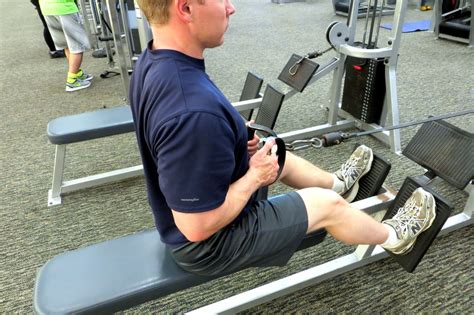 How to Do a Close-Grip Seated Cable Row With Proper Form - CalorieBee