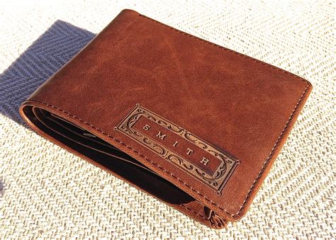 Monogrammed Men's Wallets | semashow.com