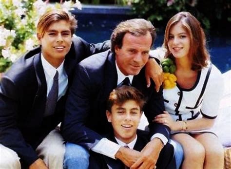 Enrique Iglesias: Famous Spanish singer and his celebrity family