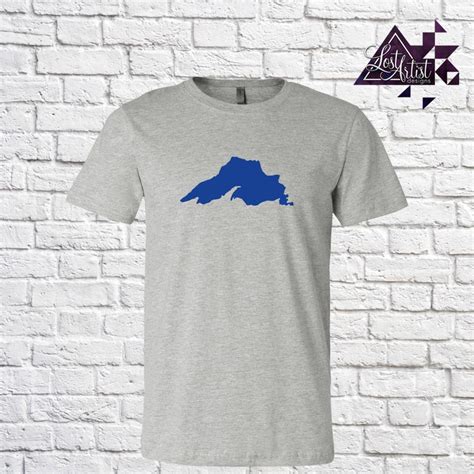 Lake Superior Silhouette T-shirt - Etsy