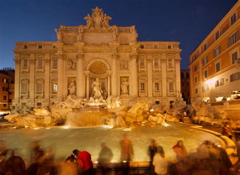 File:Trevi fountain at night.jpg - Wikimedia Commons