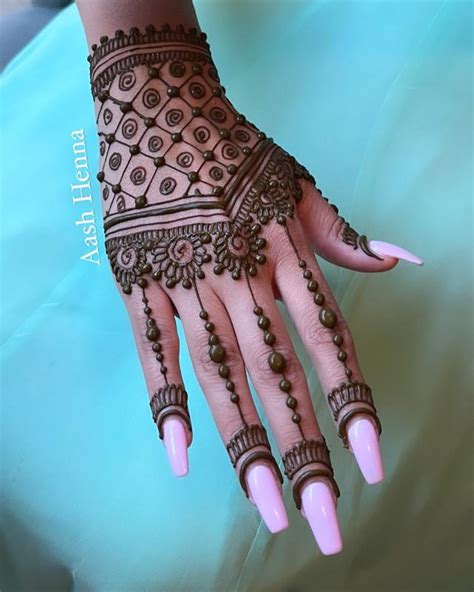 Karva Chauth Mehndi / Henna Henna / Mehndi Artists Brampton Ontario